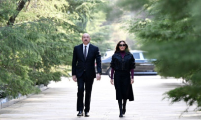 Prezident xanımı Ulu Öndər Heydər Əliyevin məzarını ziyarət ediblər