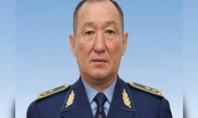 Qazaxıstanın müdafiə naziri Bakıda hərbi paradda iştirak edir