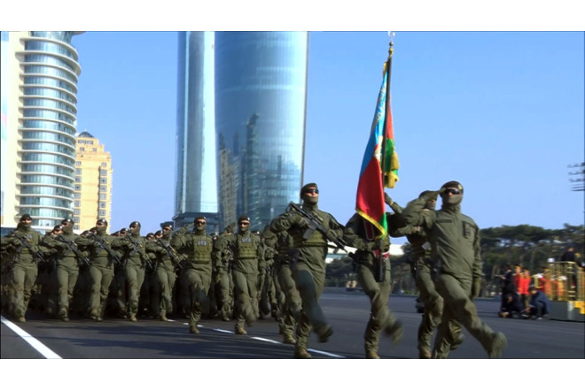 Hərbi paradda DTX-nin xüsusi təyinatlılarından ibarət heyət də keçid edib 