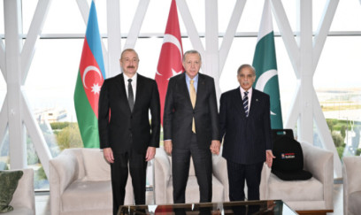 Azərbaycan Prezidentinin, Türkiyə Prezidentinin və Pakistanın Baş nazirinin üçtərəfli görüşü olub 