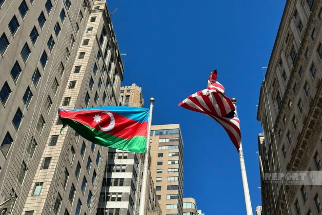 Azərbaycan bayrağı Nyu-York səmasına qaldırılıb 
