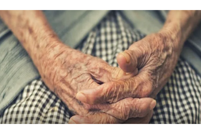 71 yaşlı qadın 102 yaşlı anasını öldürdü: "Baxmaqdan yorulmuşdum"