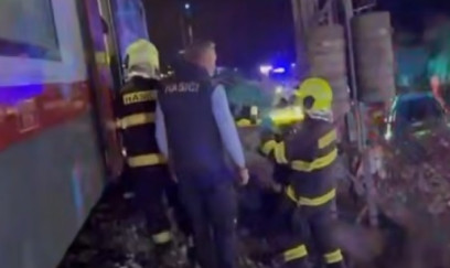 Bu ölkədə sərnişin qatarları toqquşdu: 79 nəfər xəsarət aldı