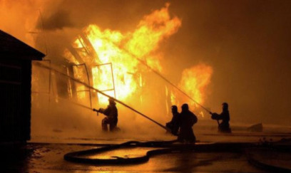 Qohumunun əmlakını yandırdı - Həbs edildi