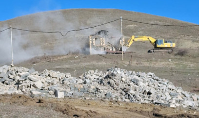 Laçının bu kəndində söküntü işləri başladı - FOTOLAR