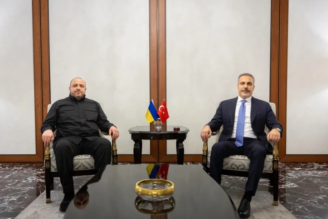 Hakan Fidan Ankarada Rustem Umerovla görüşüb 