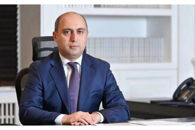 Nazir məktəblərin bağlanmasından da danışdı