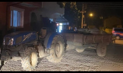 DƏHŞƏT! 2 yaşlı uşaq babasının sürdüyü traktorun altında qaldı