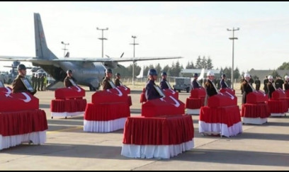 Təyyarə qəzasında həlak olan hərbçilər üçün vida mərasimi təşkil edilib