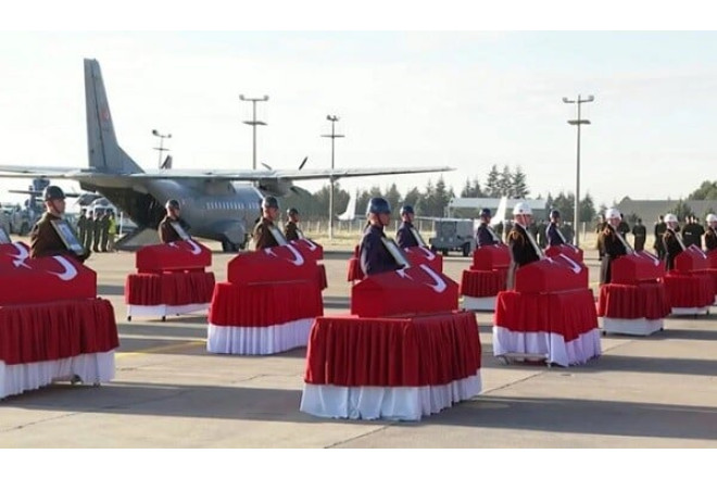 Təyyarə qəzasında həlak olan hərbçilər üçün vida mərasimi təşkil edilib