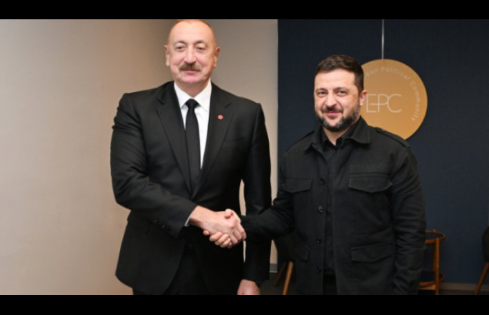 Zelenski İlham Əliyevə zəng etdi
