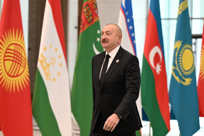 İlham Əliyev Daşkənddəki Konqres Mərkəzinə gəldi - FOTO