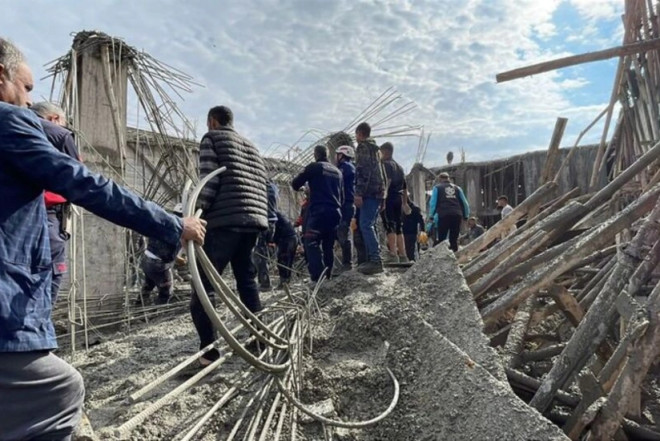 Türkiyədə inşaat zamanı uçqun olub, ölən və xəsarət alanlar var 