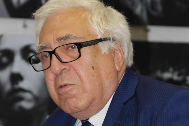 Yazıçı Anar yayılan görüntülərə münasibət bildirdi: "Xatırlamıram" - FOTO