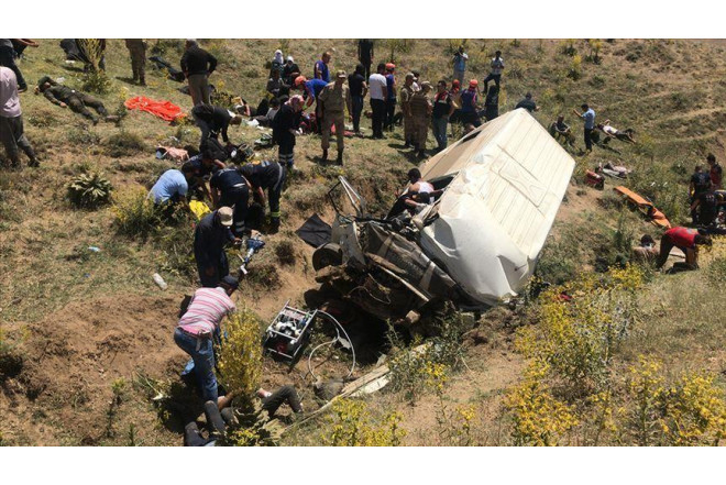 Ərəbistanda zəvvarlar qəzaya düşüb- 45 nəfər ölüb