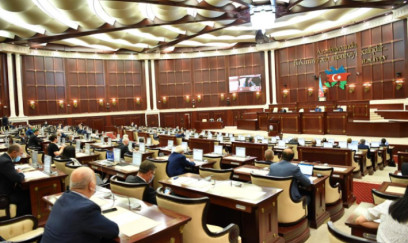 Boş sədr vəzifəsinə 24 deputat namizədliyini irəli sürüb - SİYAHI