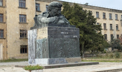 Cəfər Cabbarlının büstü restavrasiya ediləcək 