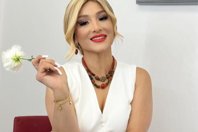 Canlı yayımda gözlənilməz an: Mətanət qonağı fırlatdı + VİDEO