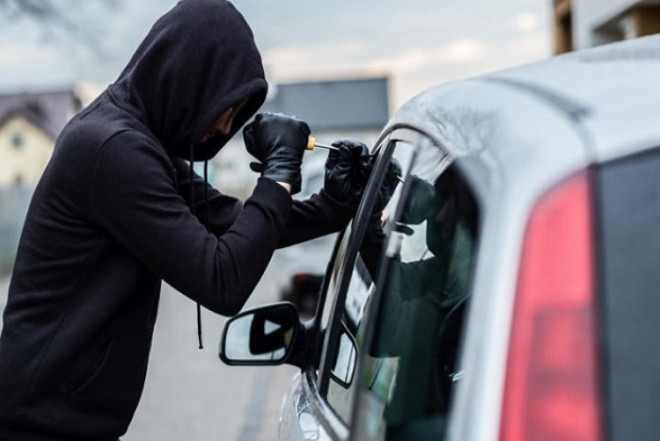 Naxçıvanda OĞURLUQ: Maşın qaçırıldı