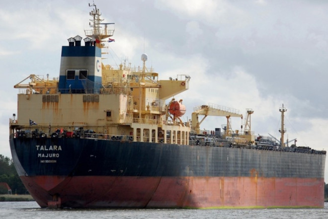 İran Körfəzdə ələ keçirdiyi tankeri sərbəst buraxıb