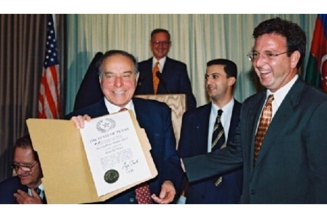 Heydər Əliyevin tərcüməçisi buna görə qovulubmuş 