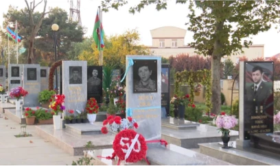 Bakıda iki şəhidin məzarı qarət edilib VİDEO