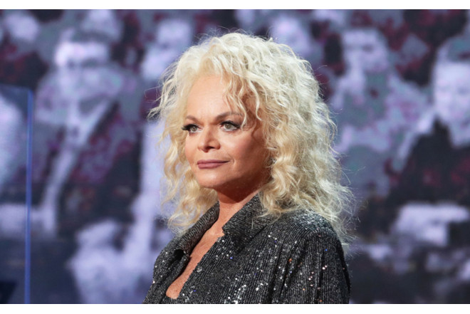 Məşhur müğənni fırıldaqçılara aldanıb