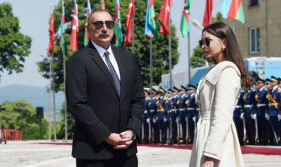 Spiker Prezident və həyat yoldaşını YAP-ın 33 illiyi münasibətilə təbrik etdi