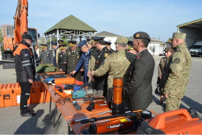 Hərbi İdarəetmə İnstitutunun dinləyiciləri Mülki müdafiə qoşunlarında olublar 