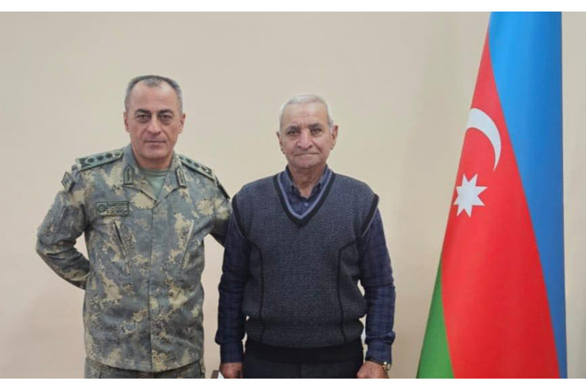 Hikmət Mirzəyev şəhid atası ilə görüşdü - FOTO