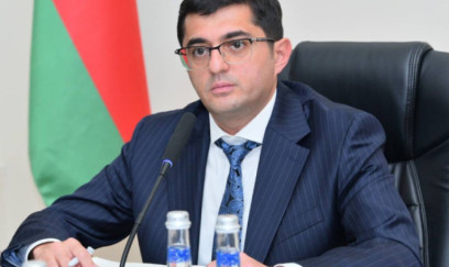 Qalmaqallı rektor imtahansız universitetə daxil olub? - İDDİA