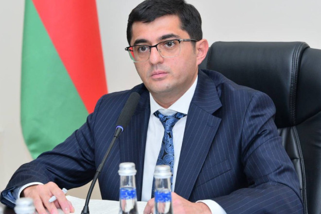 Qalmaqallı rektor imtahansız universitetə daxil olub? - İDDİA