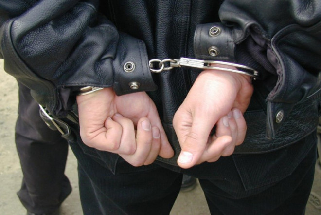 Polis heyvana işgəncə verən şəxsi saxlayıb 