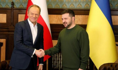 Zelenski Tuskla telefonla danışıb 