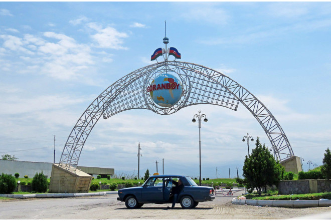 Azərbaycanda yaşayış binası  çökdü - 2 nəfər xəsarət aldı