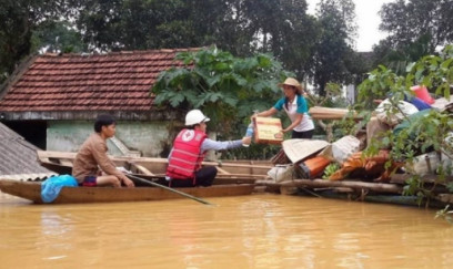 Daşqınlarda 90 nəfər öldü - VIDEO