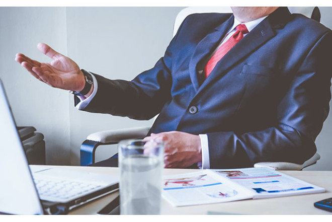 Direktor bəraət qazandı: Azadlığa çıxıb evinə qovuşdu