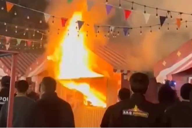 Fəvvarələr meydanında yanğın baş verib 