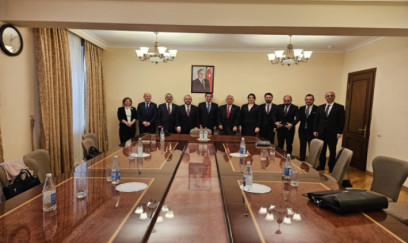 Türkiyədən gələn nümayəndə heyəti Hikmət Hacıyevlə görüşüb 
