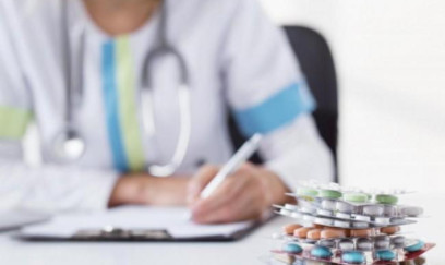 Azərbaycanda 14 həkim cərimələnib 