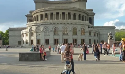 İrəvanda həyəcan elan edildi: Şəhərdə nəfəs almayın!