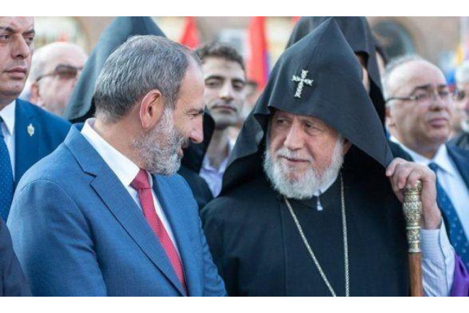 Paşinyan II Qaregini istefaya çağırdı