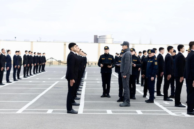 Vilayət Eyvazov sıra baxışı keçirib - FOTOLAR