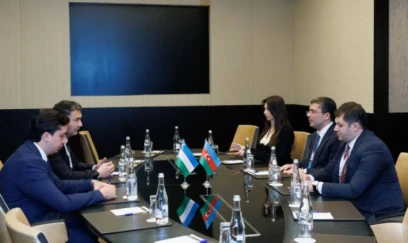 Əhməd İsmayılov Azərbaycanda səfərdə olan Özbəkistan nümayəndə heyəti ilə görüşüb 