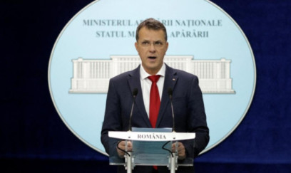 Rumıniyanın müdafiə naziri təhsil qalmaqalına görə istefa verdi