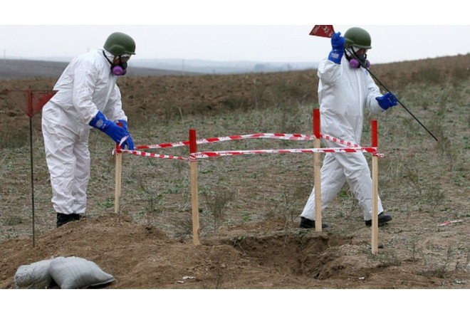 Əli Əsədov yeni qərar imzaladı