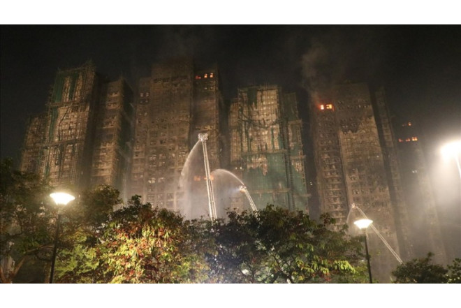 Bu ölkədə güclü yanğın olub: 94 ölü, 76 yaralı