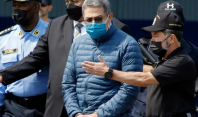 Tramp həbs olunan prezidenti əfv etdi