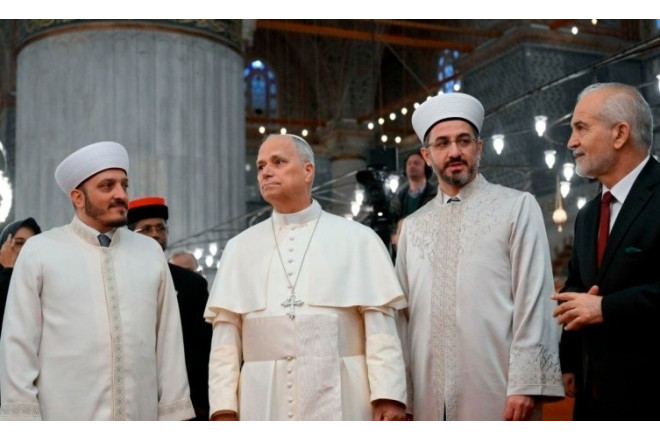 Roma papası XIV Leo İstanbulun Mavi məscidində olub 