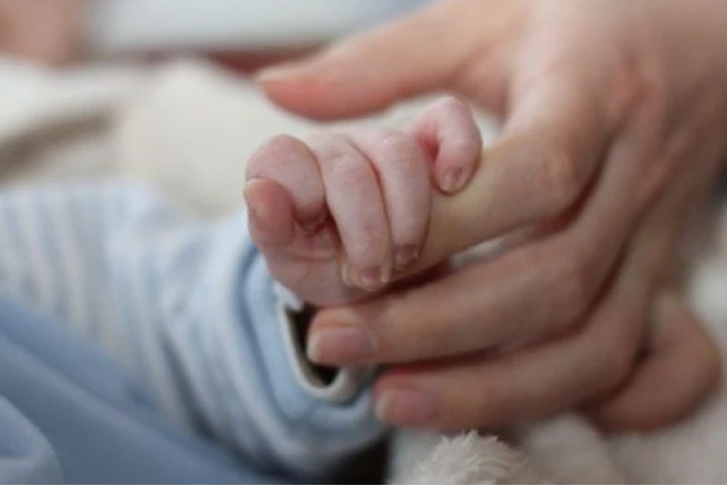 6 aylıq körpə xəstəxanada dünyasını dəyişib